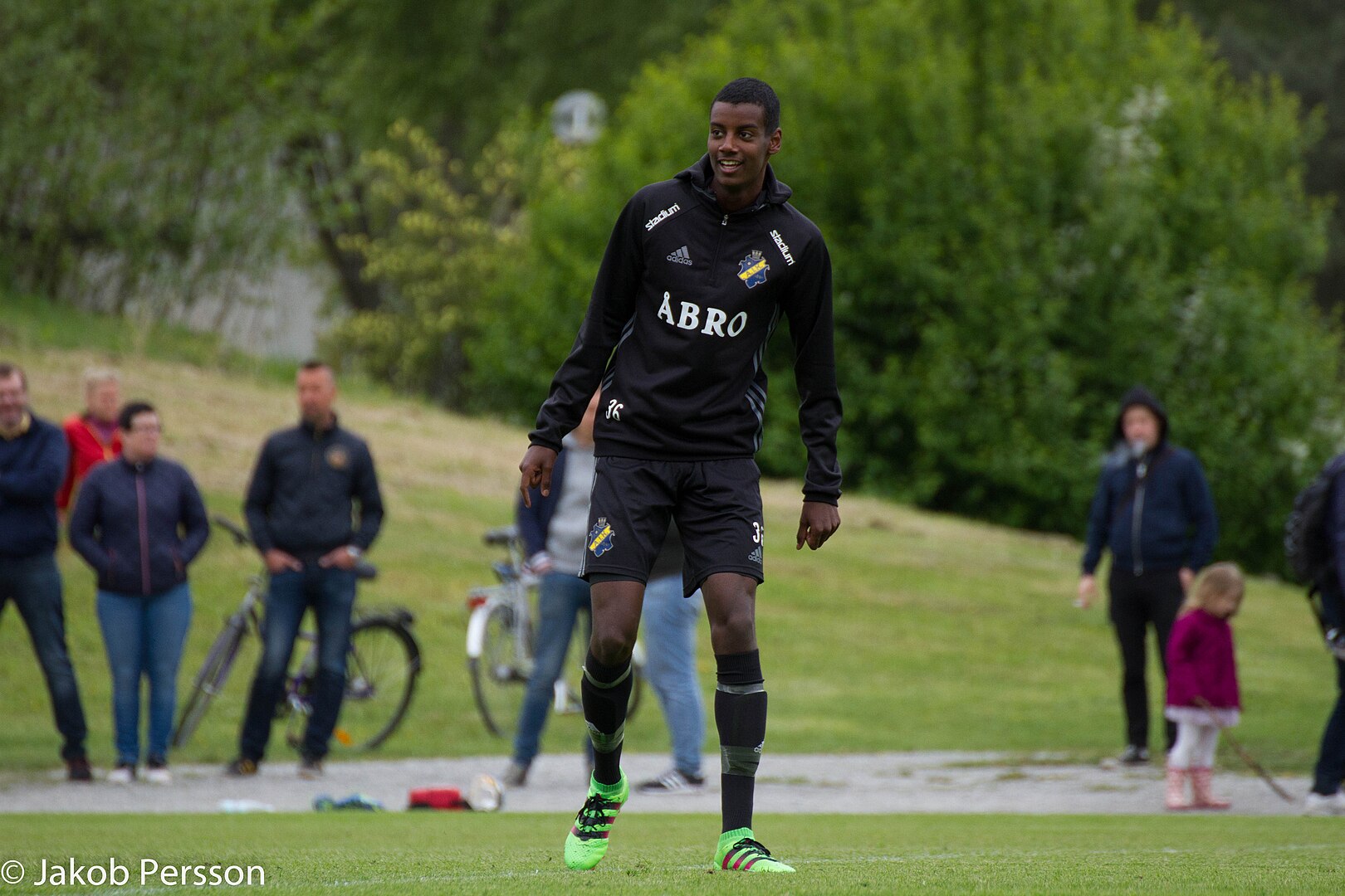 Alexander Isak flickvän – sanningen om fotbollsstjärnans kärleksliv